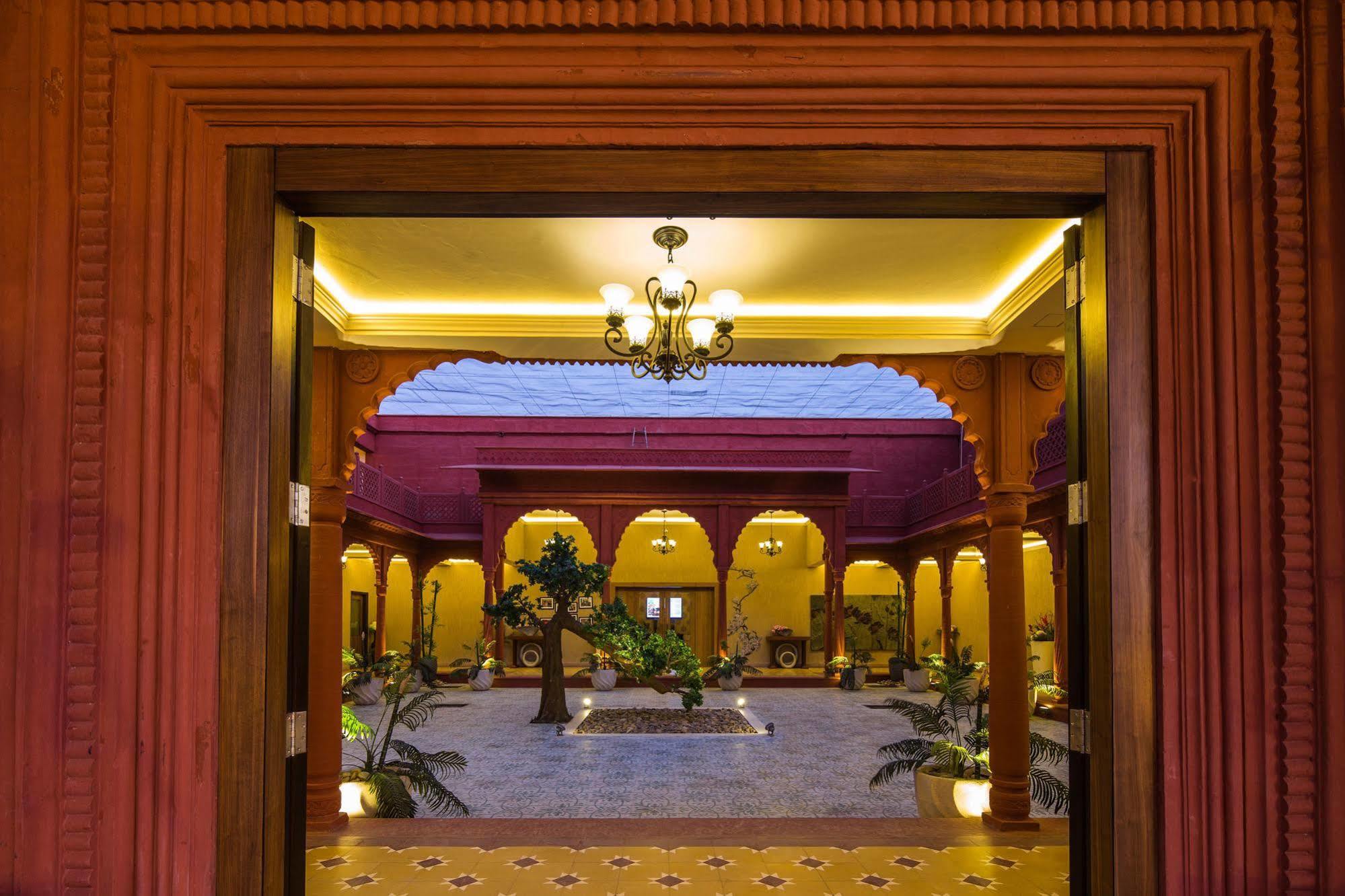ホテル ヴェスタ ビカネール パレス ビーカーネール エクステリア 写真